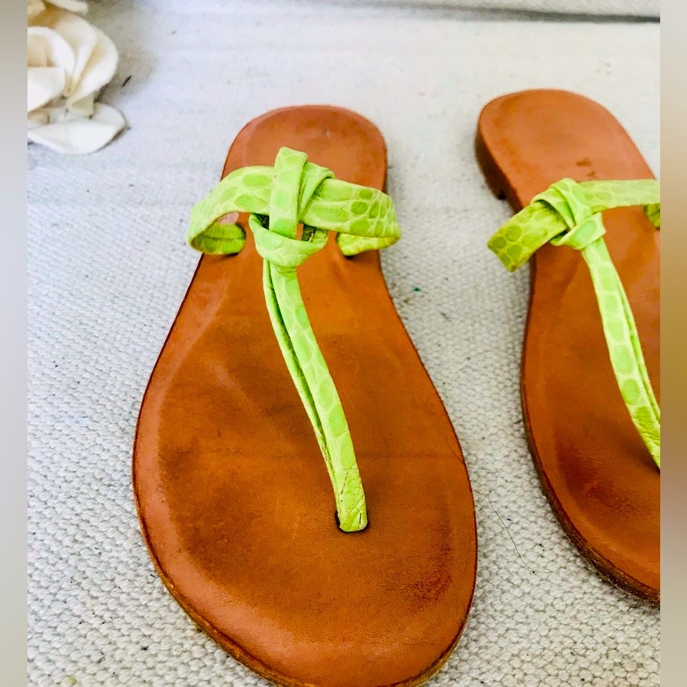 ELIZA B. Vintage Leather Flip Flops, 8.5-9